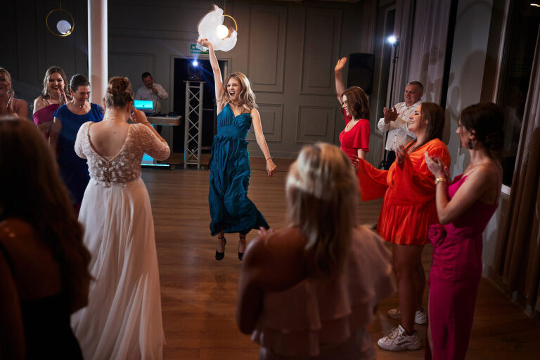 WAAACH5BAEAAAAALAAAAAABAAEAAAICRAEAOw==