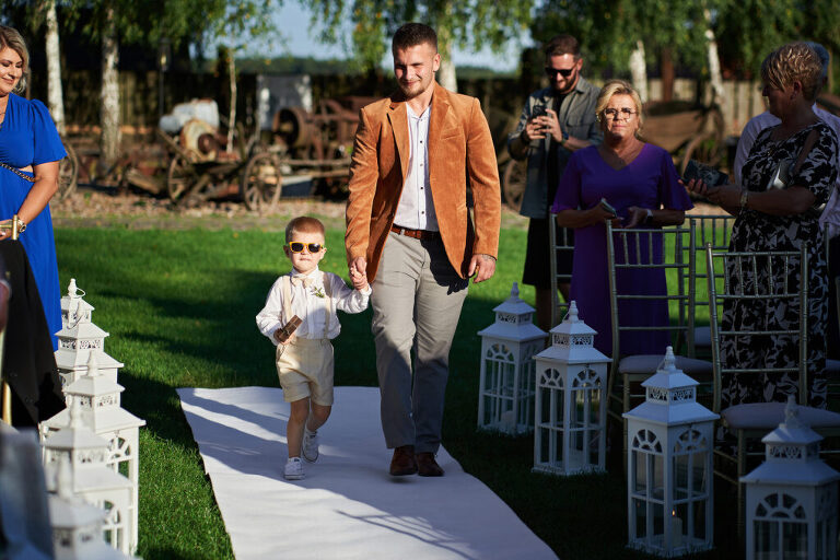 WAAACH5BAEAAAAALAAAAAABAAEAAAICRAEAOw==