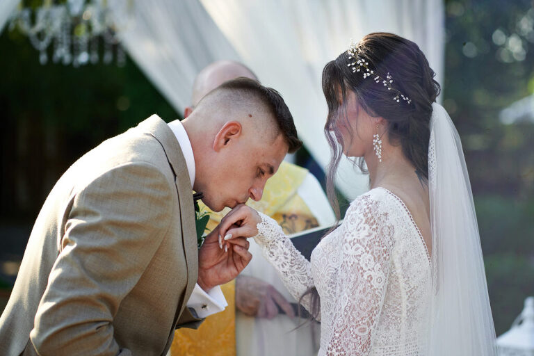 WAAACH5BAEAAAAALAAAAAABAAEAAAICRAEAOw==