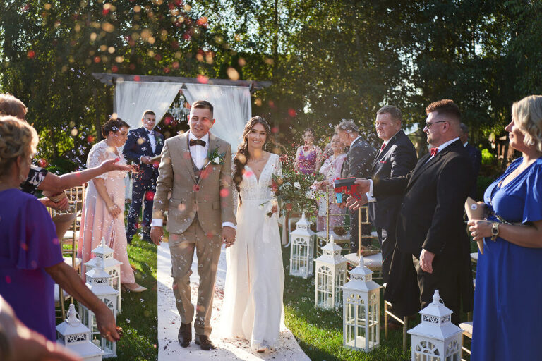 WAAACH5BAEAAAAALAAAAAABAAEAAAICRAEAOw==