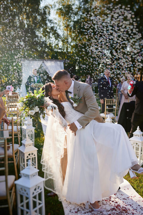 WAAACH5BAEAAAAALAAAAAABAAEAAAICRAEAOw==