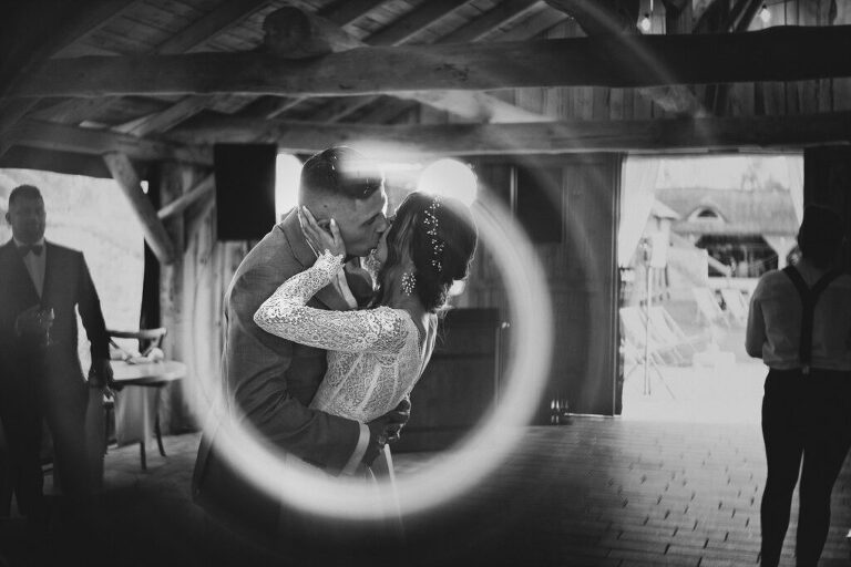 WAAACH5BAEAAAAALAAAAAABAAEAAAICRAEAOw==