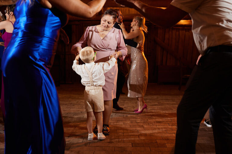 WAAACH5BAEAAAAALAAAAAABAAEAAAICRAEAOw==