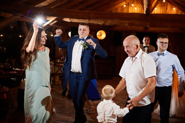 WAAACH5BAEAAAAALAAAAAABAAEAAAICRAEAOw==