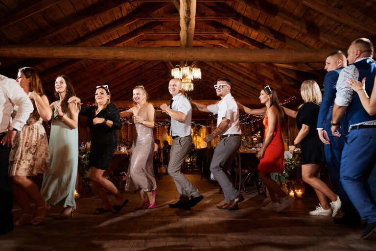 WAAACH5BAEAAAAALAAAAAABAAEAAAICRAEAOw==