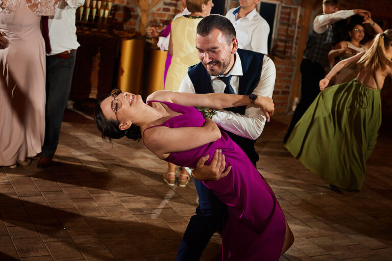 WAAACH5BAEAAAAALAAAAAABAAEAAAICRAEAOw==