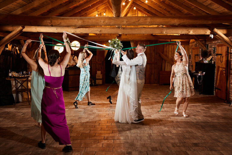 WAAACH5BAEAAAAALAAAAAABAAEAAAICRAEAOw==