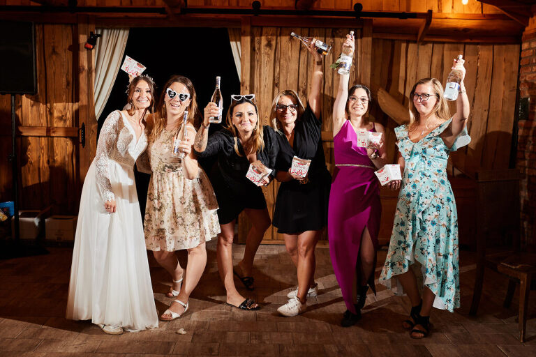 WAAACH5BAEAAAAALAAAAAABAAEAAAICRAEAOw==